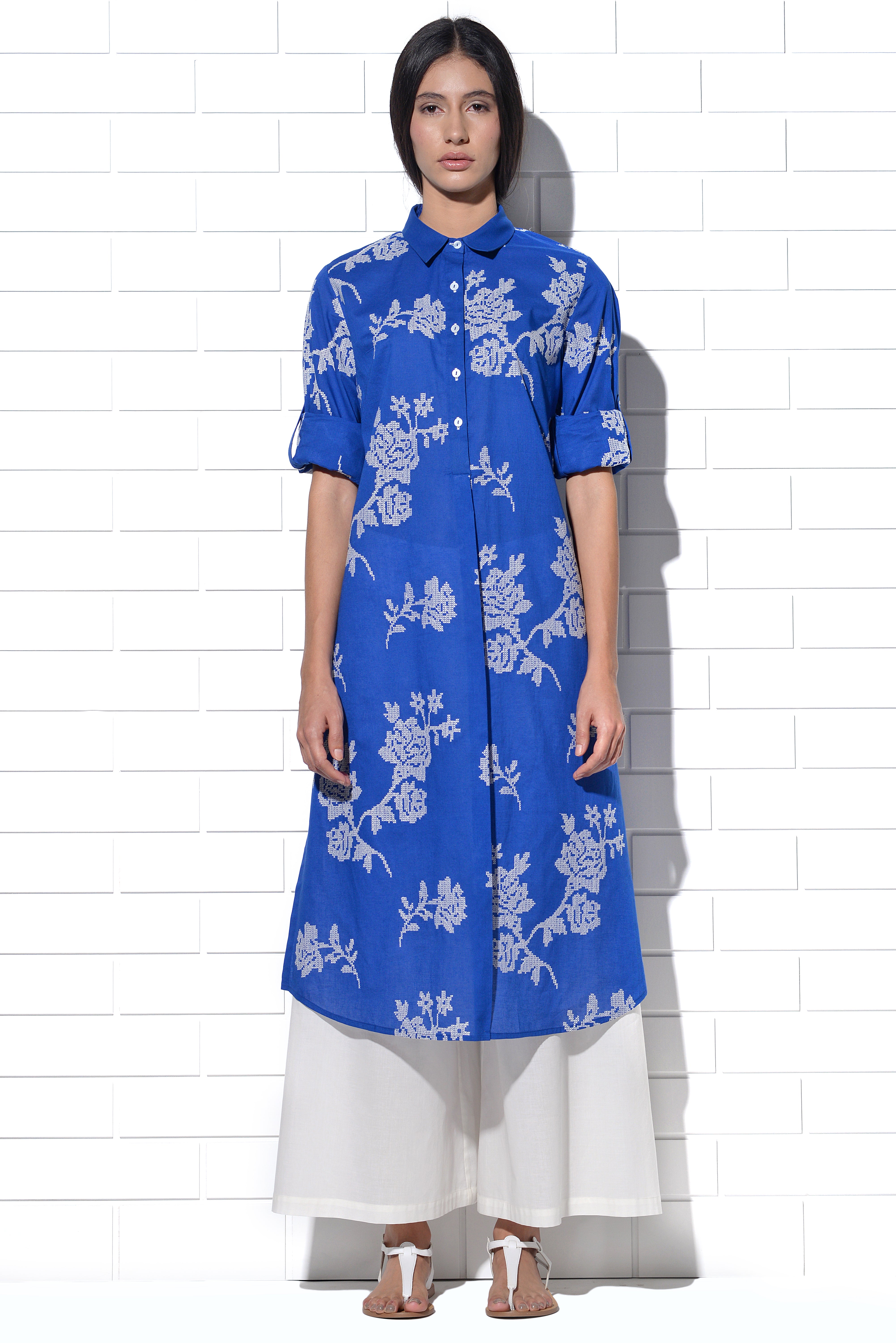 Santorini Tunic in blue with rose embroidery