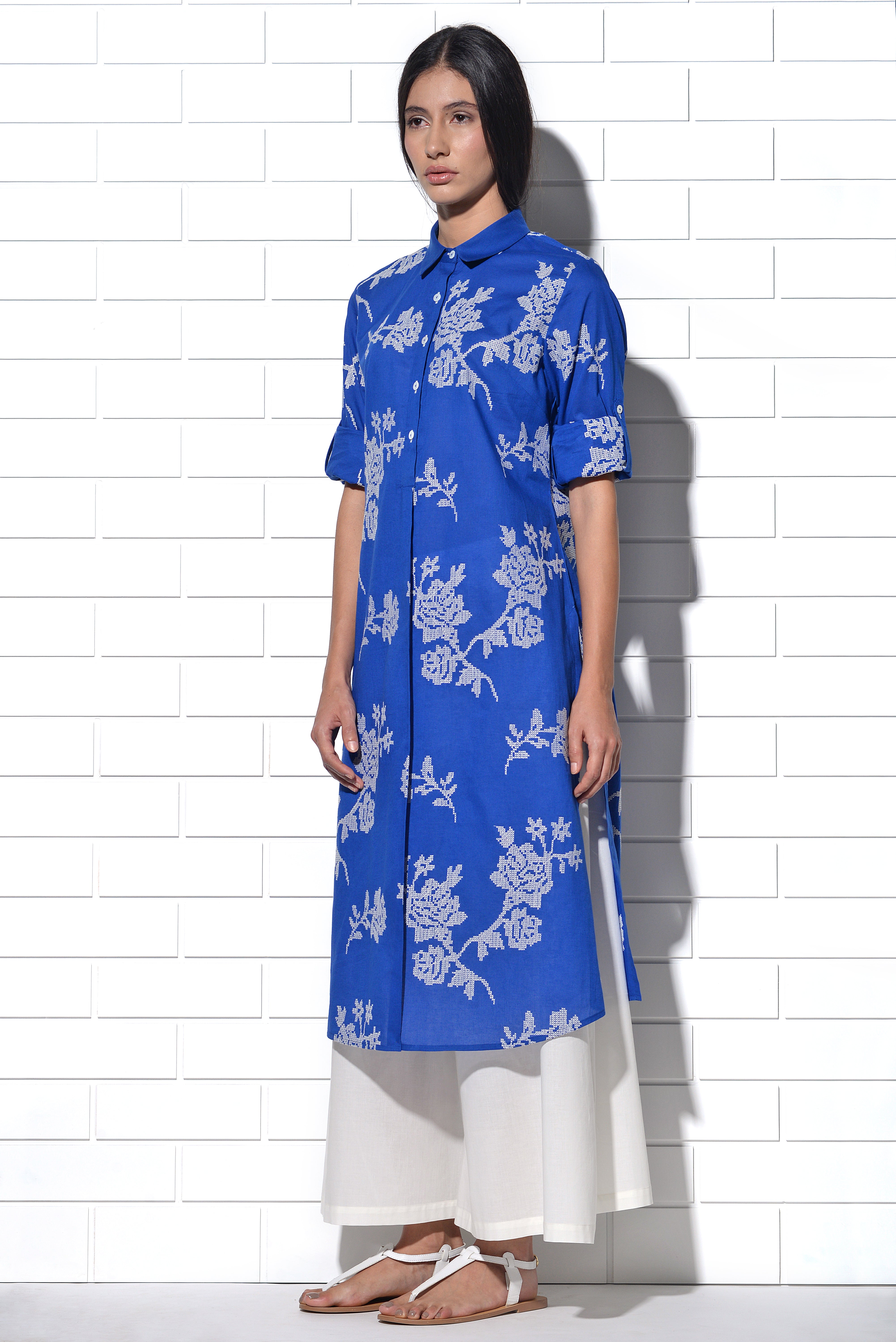 Santorini Tunic in blue with rose embroidery