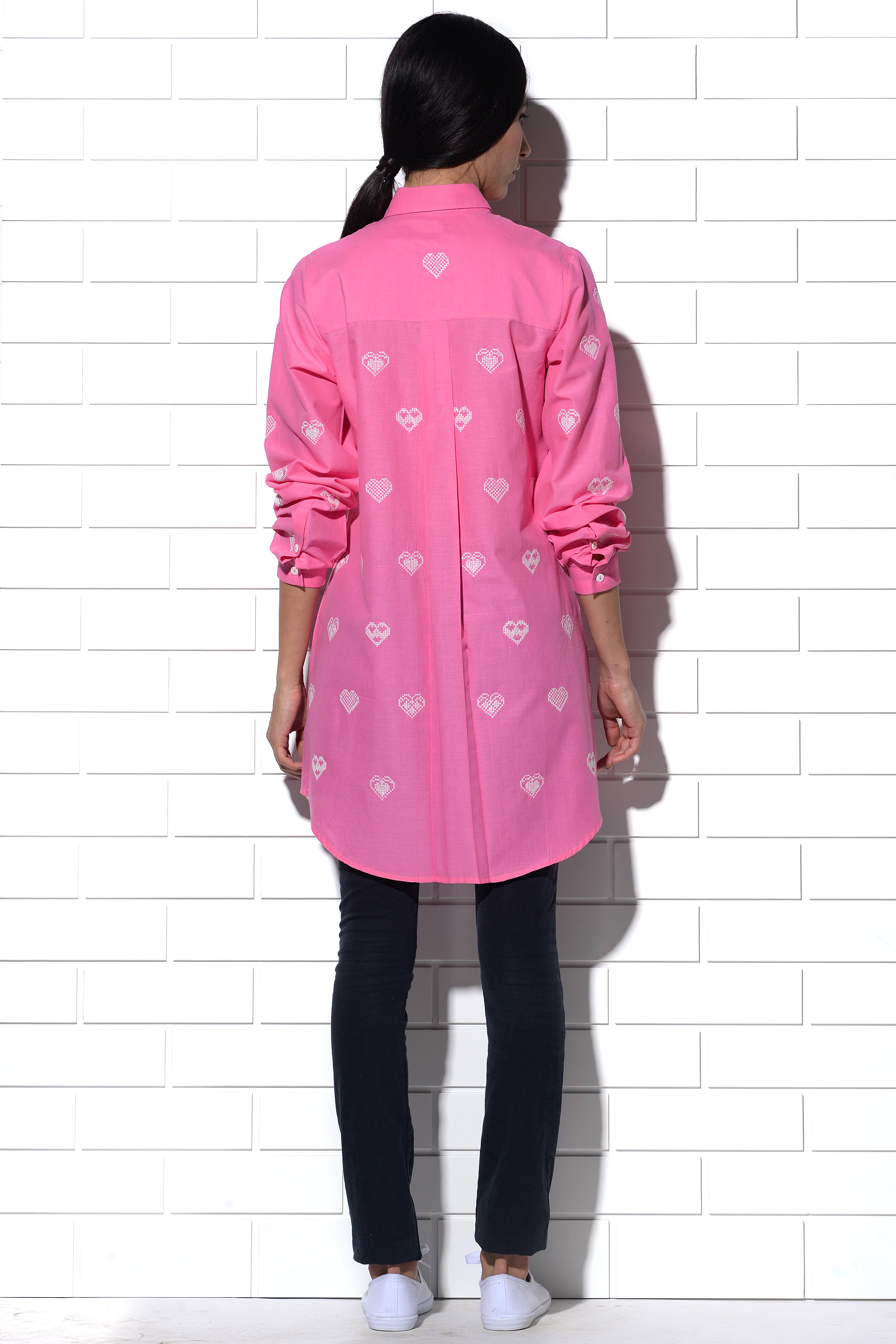 Maldives embroidered kurta set in Pink