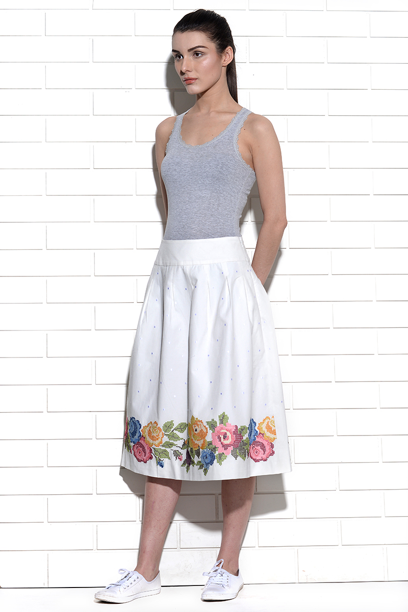 Coromell waisband skirt with pleats and rose cross stitch embroidery