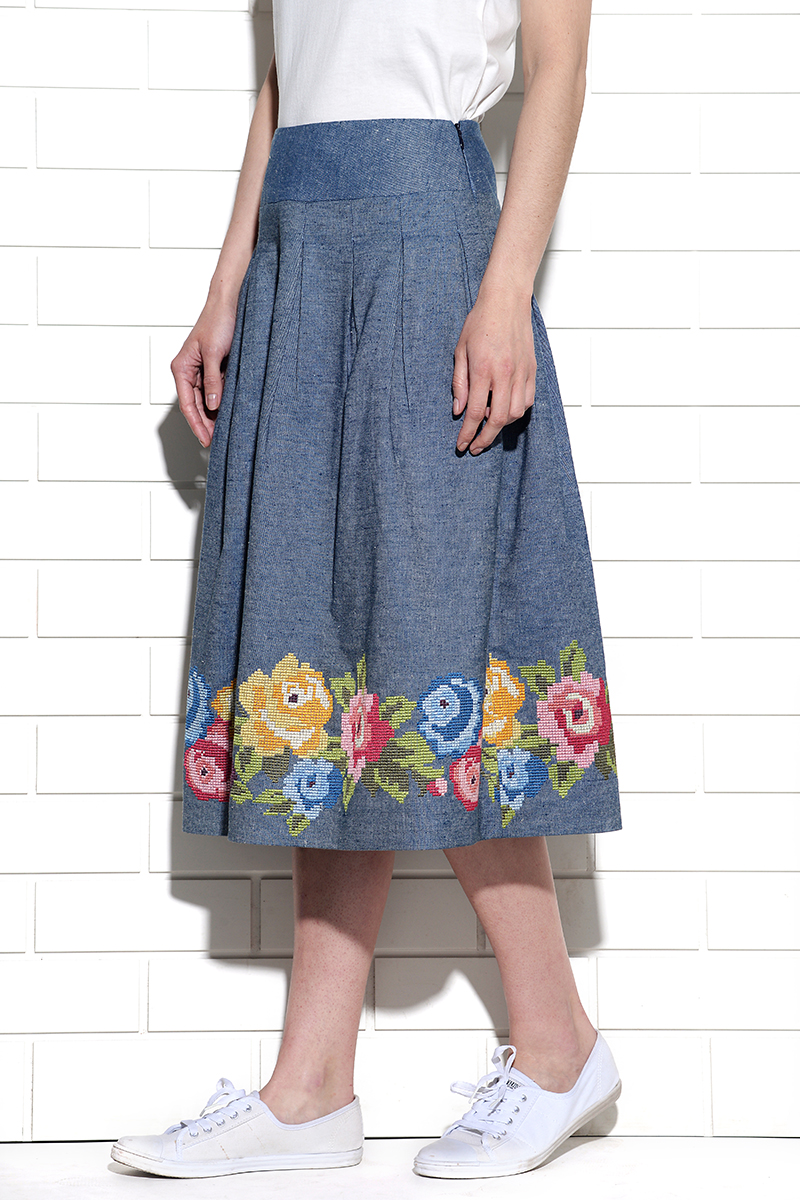 Coromell waisband skirt with pleats and rose cross stitch embroidery