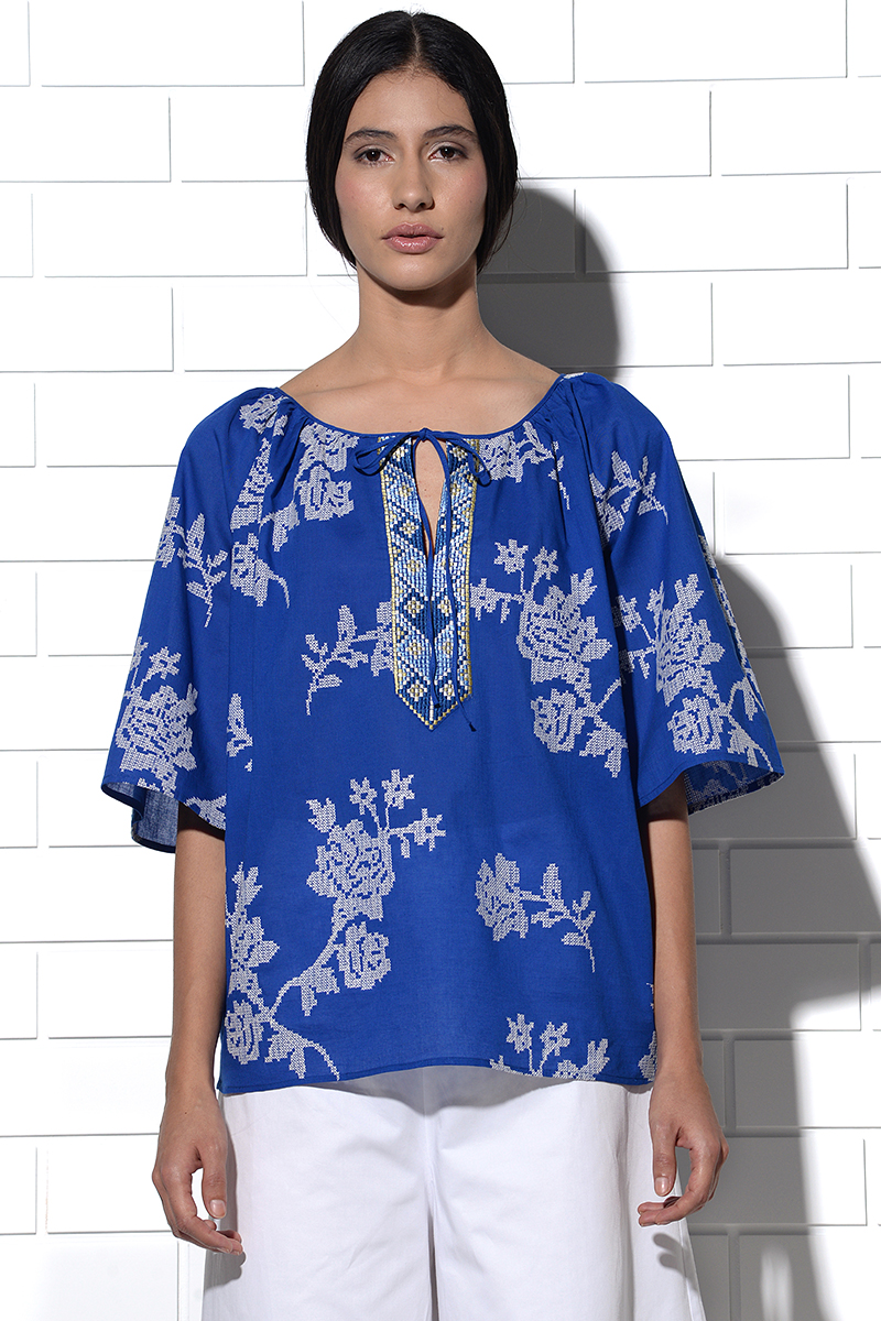 Paros gathered Top in blue with rose embroidery