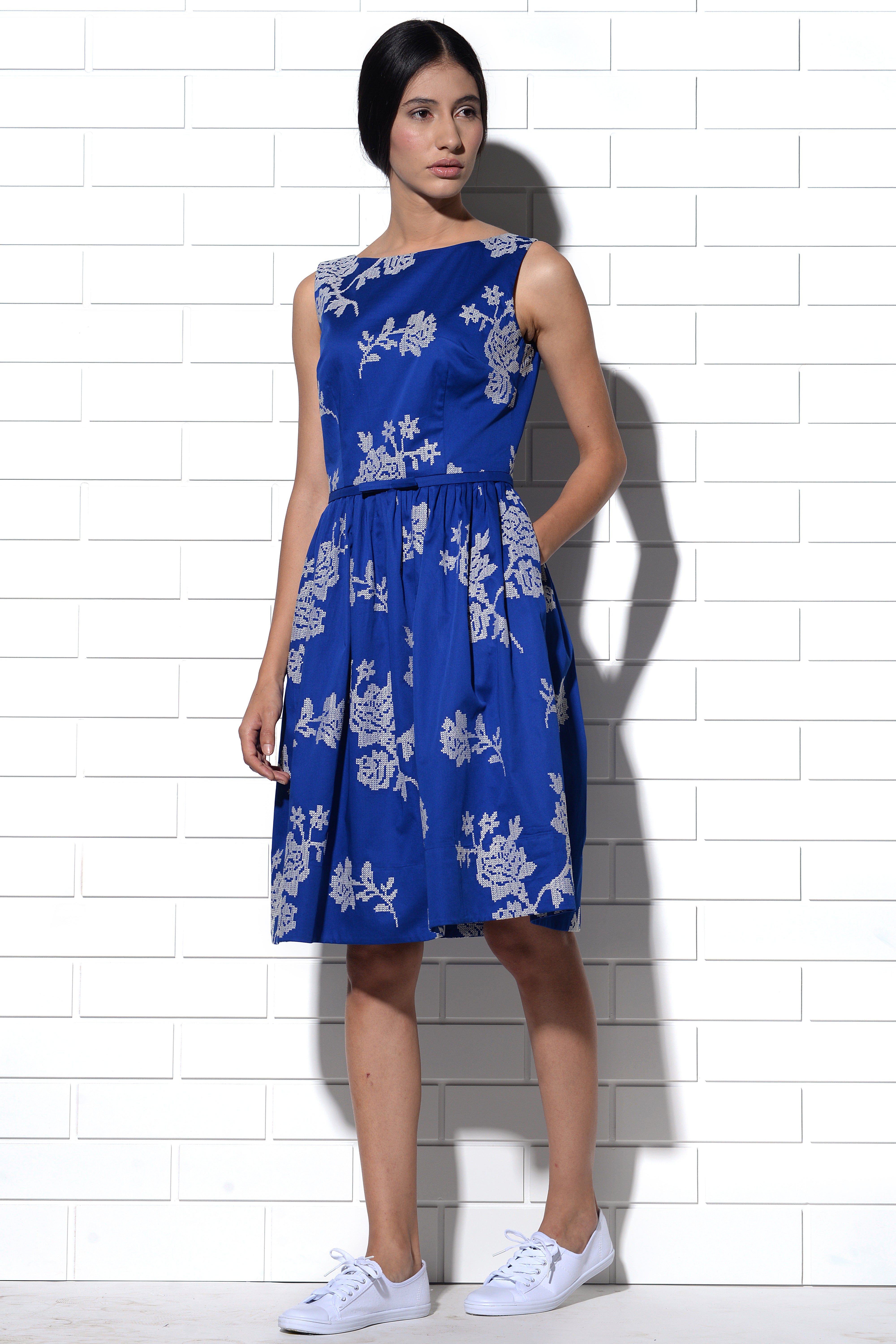 Capri embroidered dress in blue