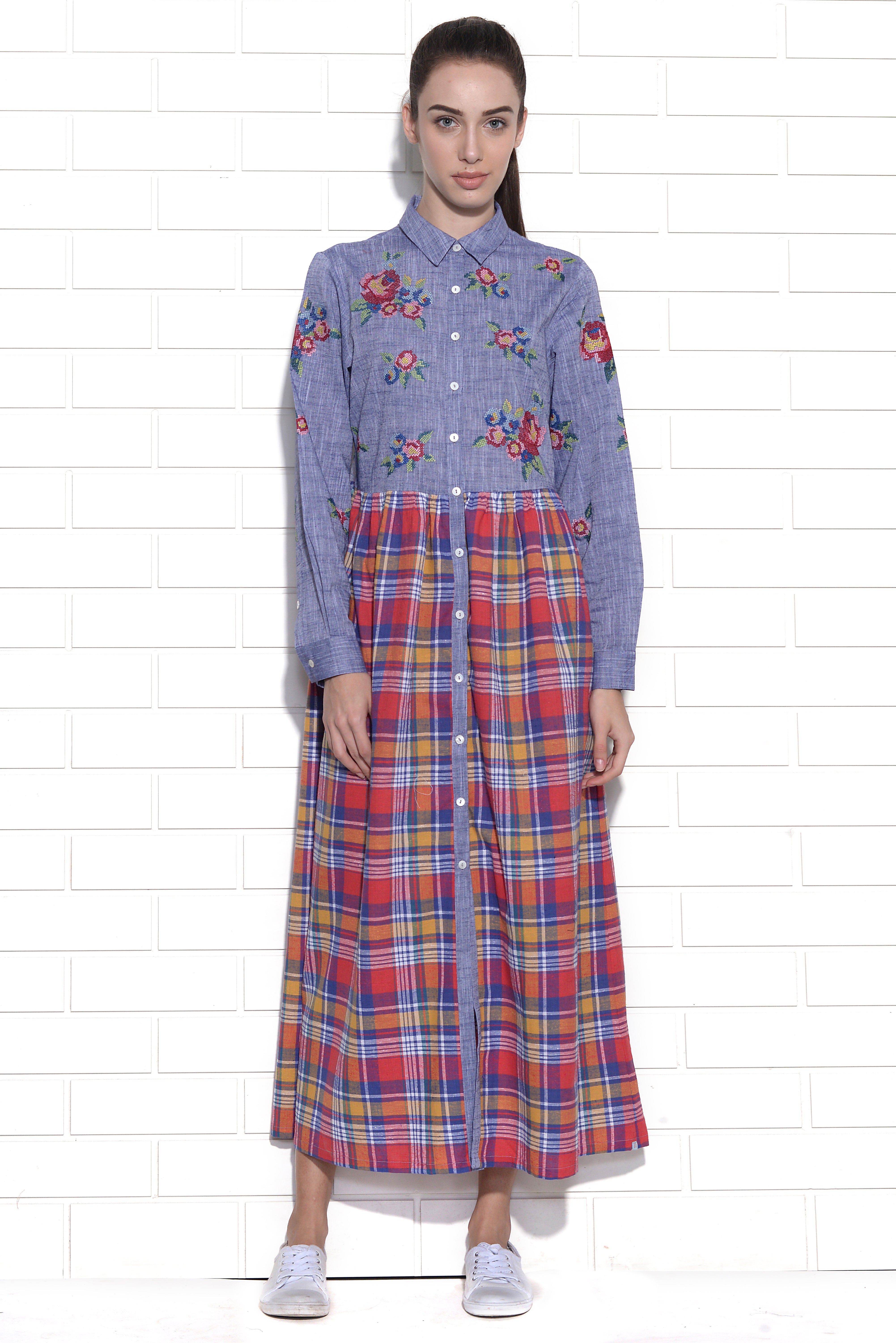 Madeleine checkered dress with flower and dot embroidery