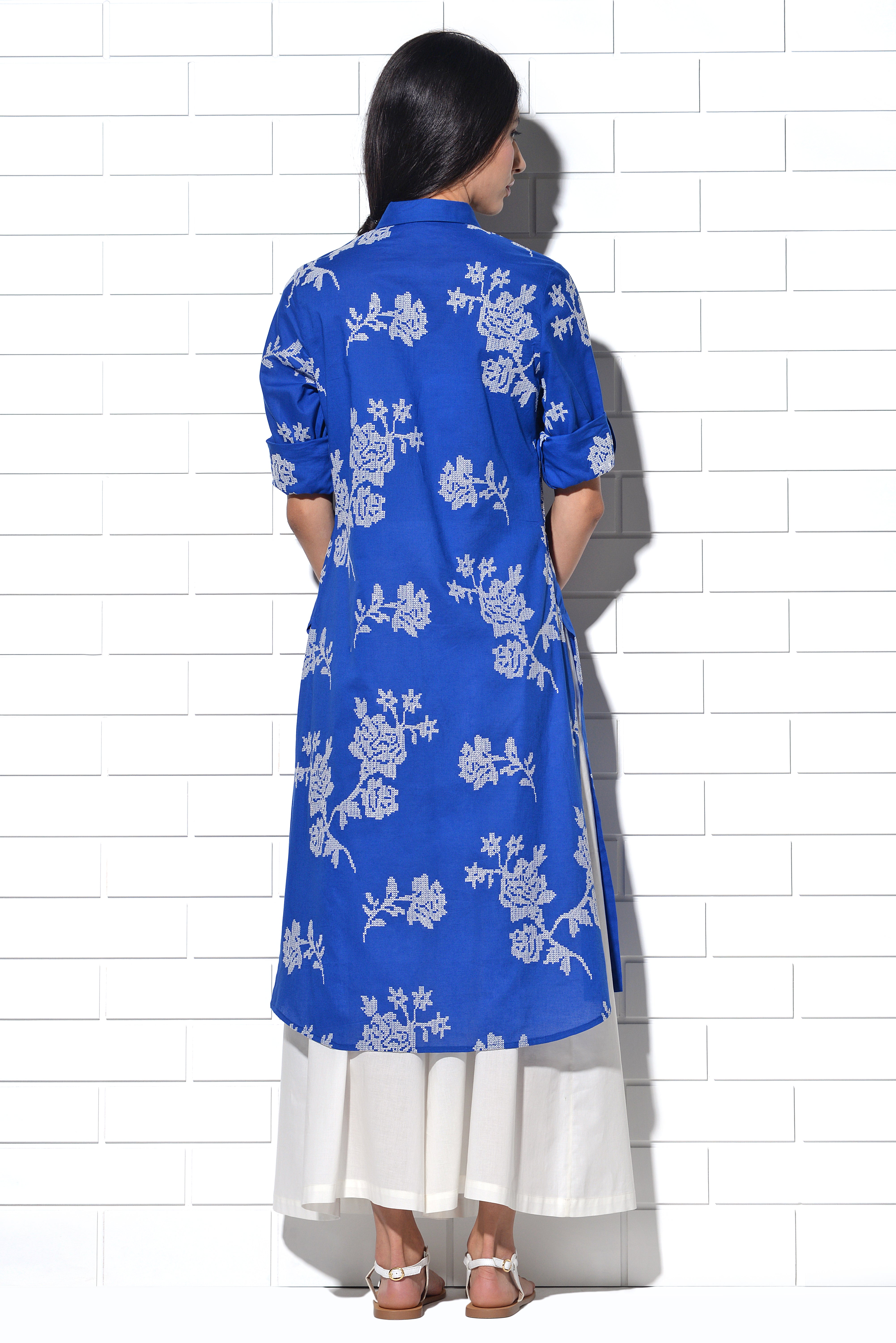 Santorini Tunic in blue with rose embroidery