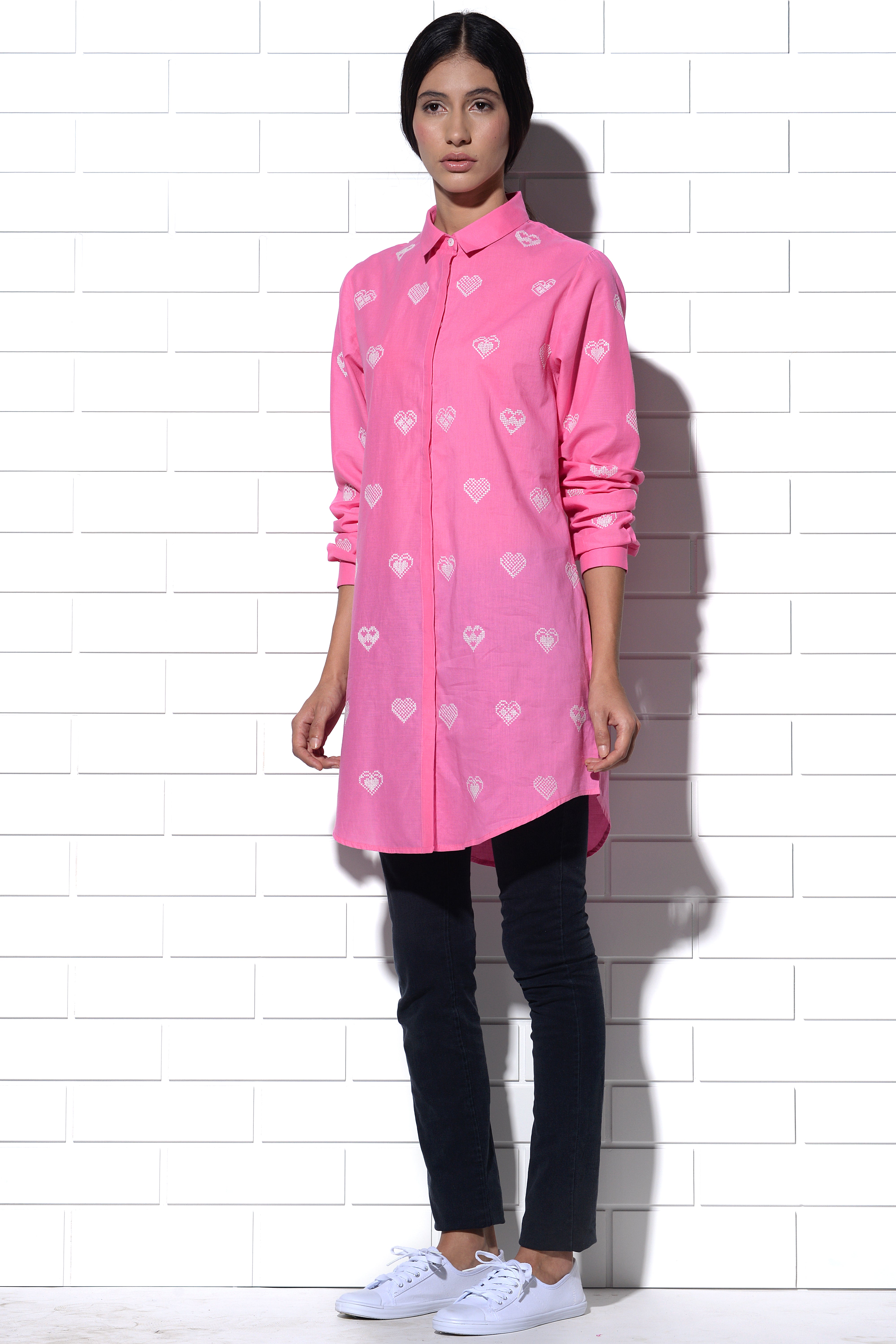 Maldives embroidered kurta set in Pink