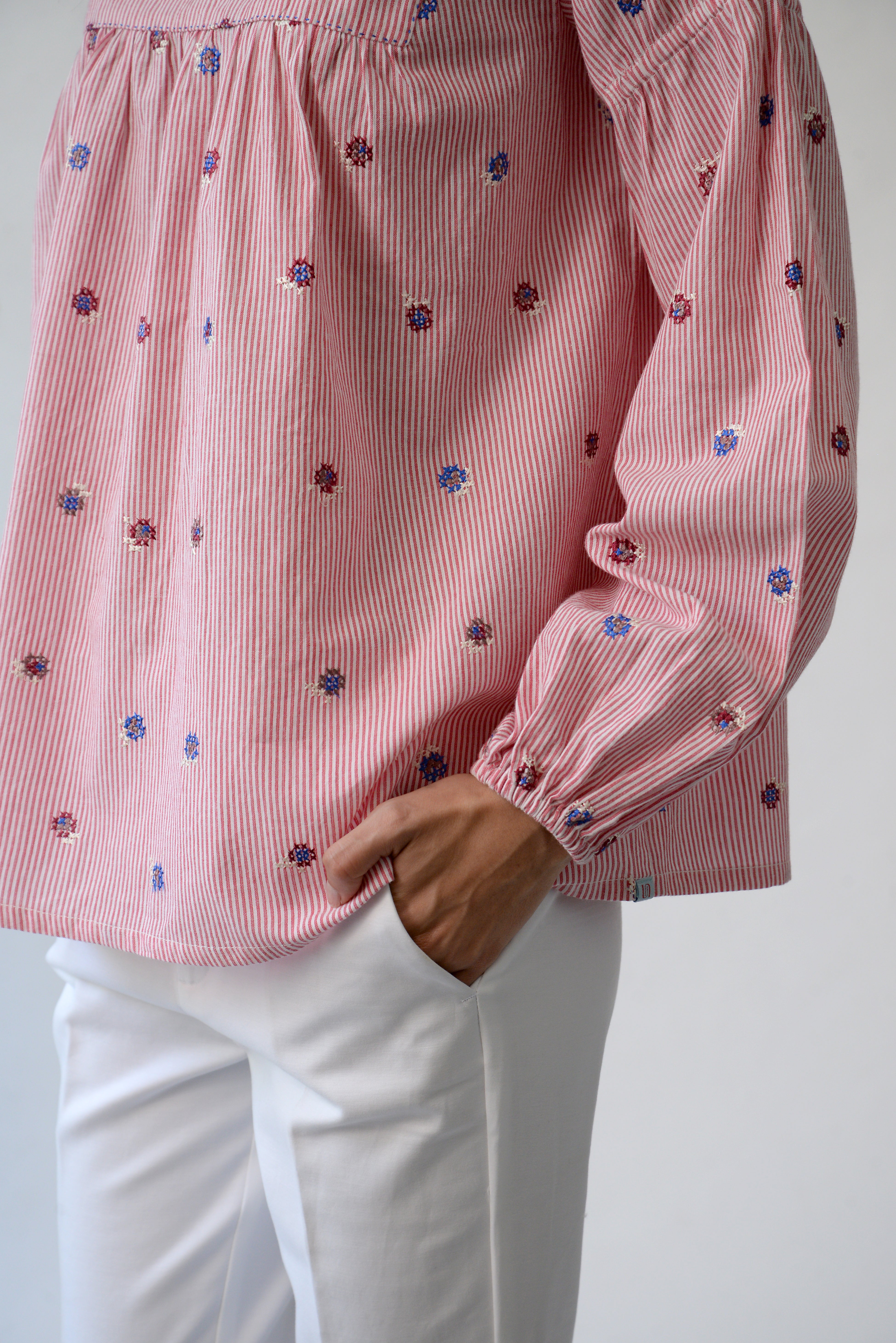 Floribunda rose peasant top