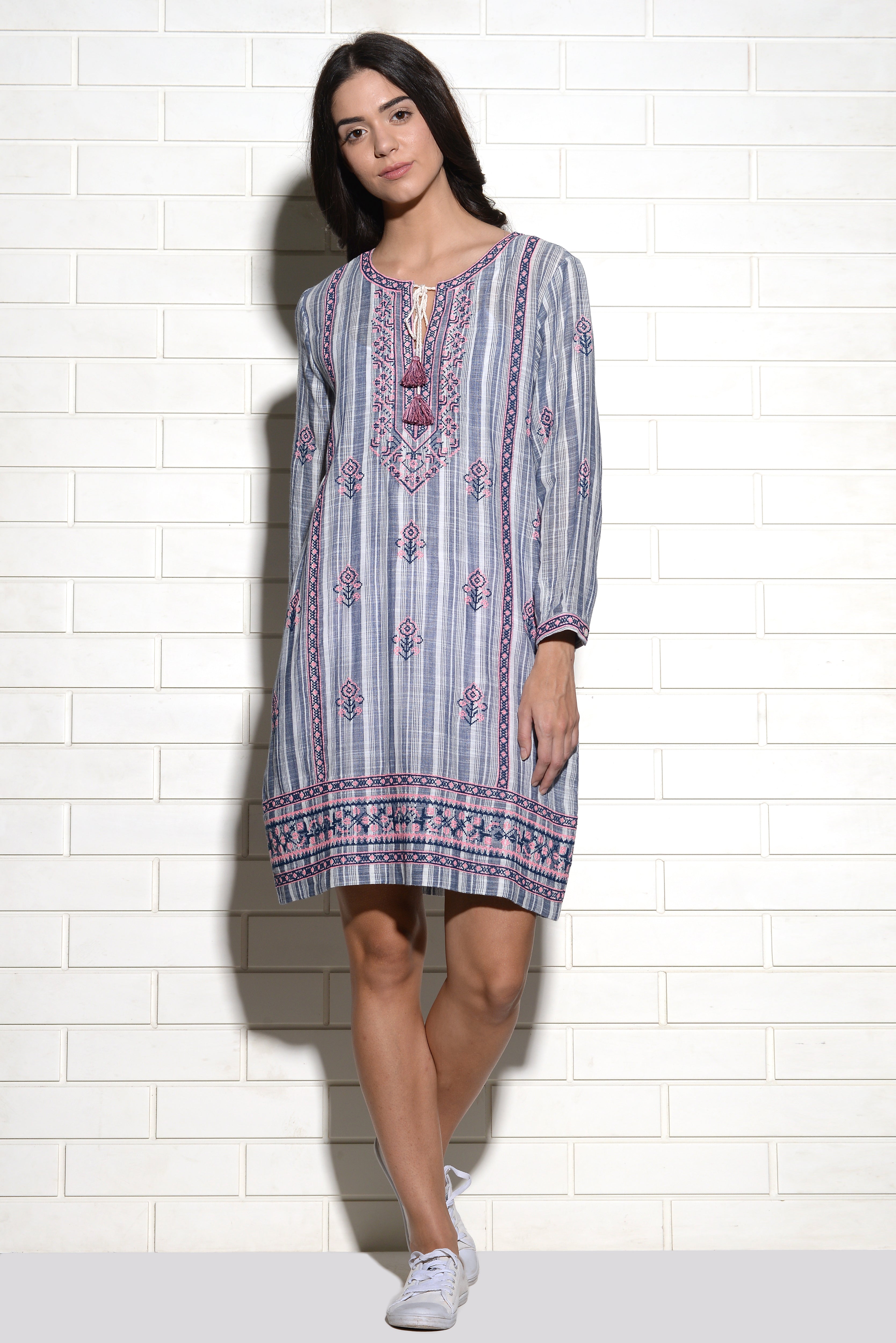 Embroidered Rijeka straight tunic dress