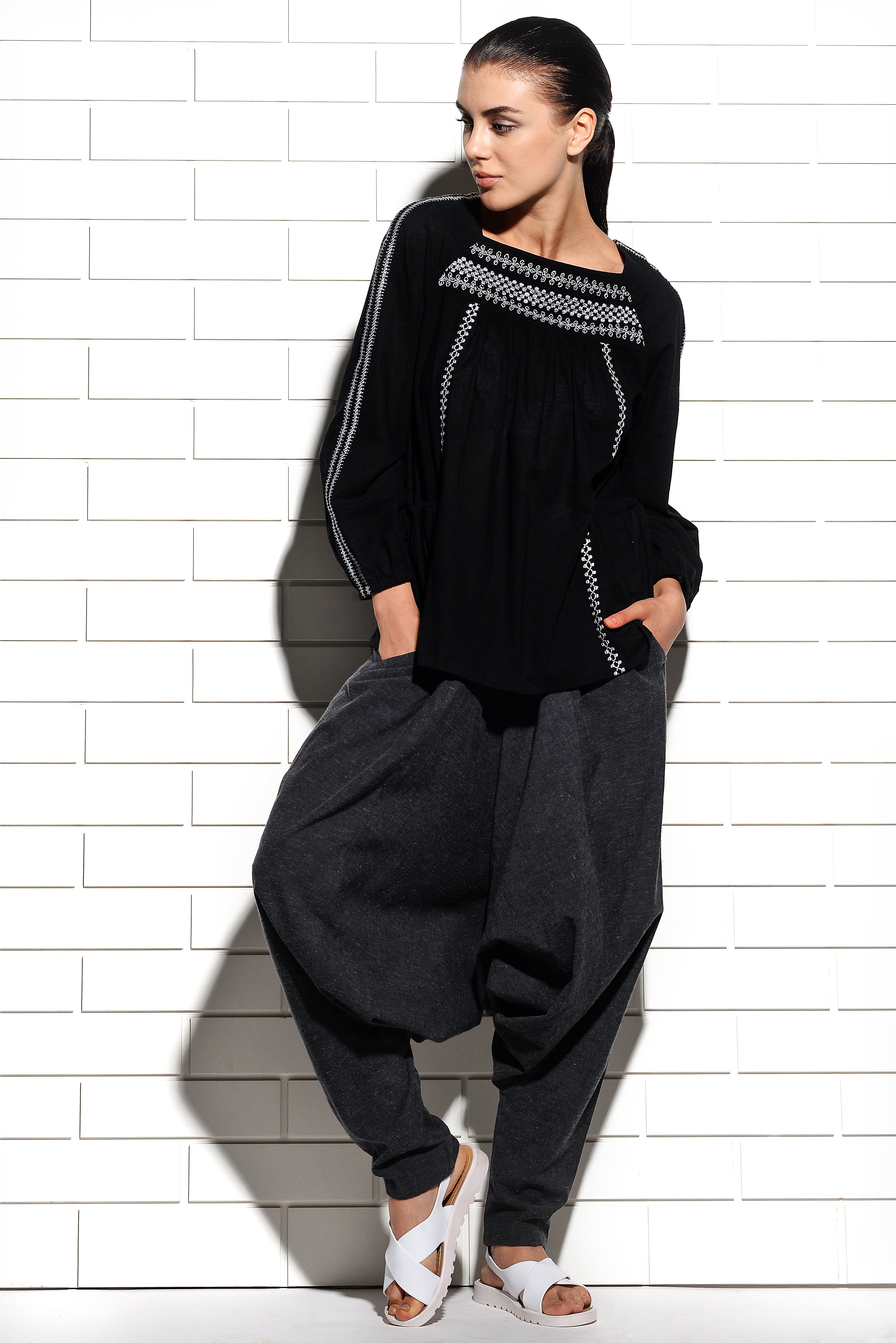 Alcazaba calligraphy Blouse black