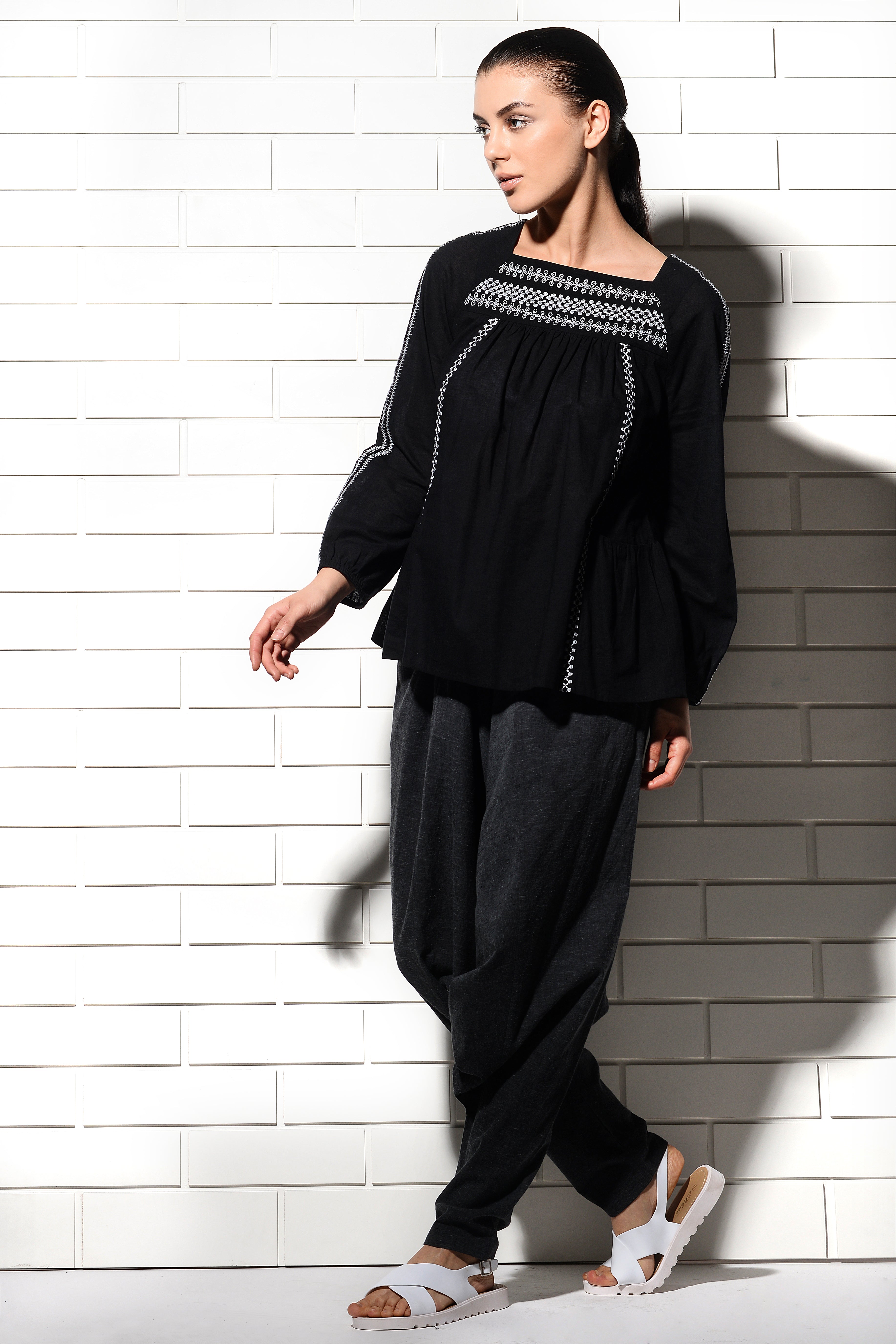 Alcazaba calligraphy Blouse black